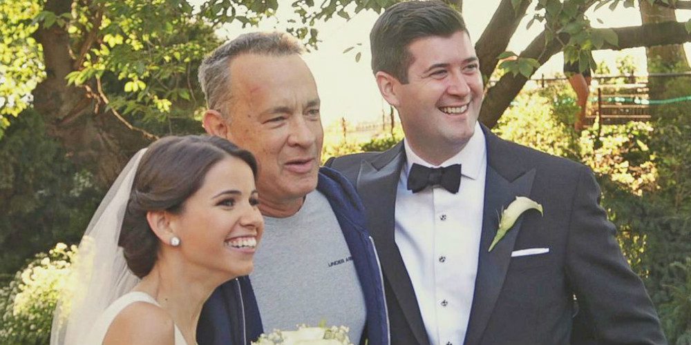Tom Hanks nagyon meglepte az éppen fotózkodó friss házasokat 