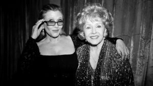 Carrie Fisher és Debbie Reynolds utolsó közös filmje! Itt a Bright Lights előzetese