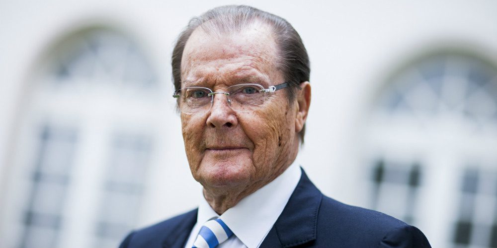 Elhunyt Roger Moore