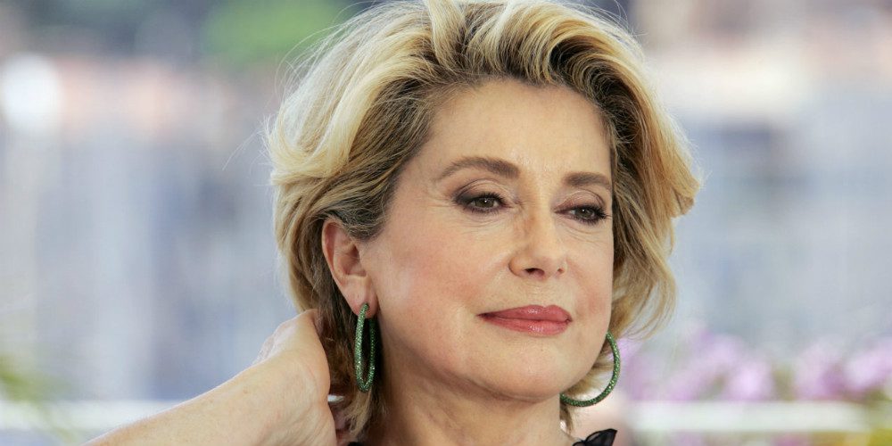 Catherine Deneuve (74 éves)