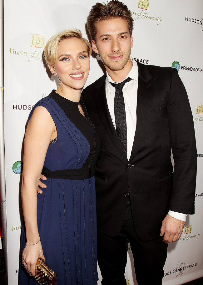 Scarlett Johansson és ikertestvére, Hunter
