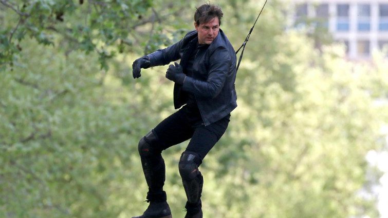 Tom Cruise súlyos sérülése miatt hónapokig áll a Mission Impossible 6 forgatása