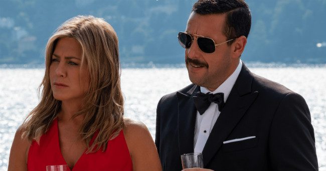 Elozetest Kapott Adam Sandler Es Jennifer Aniston Uj Krimivigjateka Filmezzunk