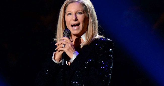 Barbra Streisand: Trump azért rossz elnök, mert nincs kutyája