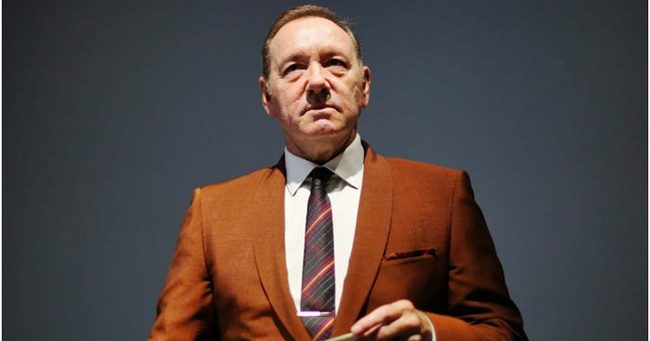 Három ember is meghalt azok közül, akik Kevin Spacey-t szexuális zaklatással vádolták