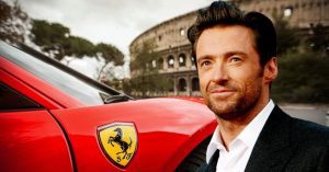 Hugh Jackman lehet Enzo Ferrari!