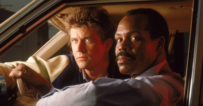 Mel Gibson és Danny Glover főszereplésével jöhet a Halálos fegyver 5!