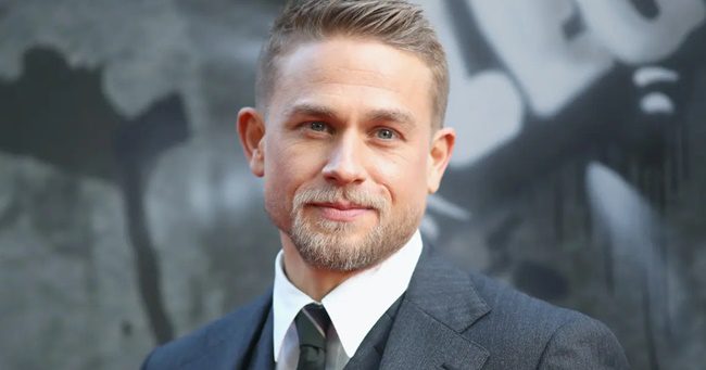 Charlie Hunnam lehet a következő James Bond