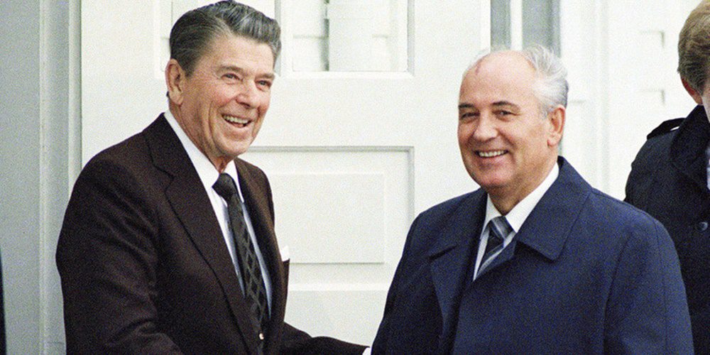 Brutális szereplőgárdával jön Reagan és Gorbacsov csúcstalálkozója!