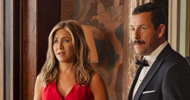 Adam Sandler és Jennifer Aniston főszereplésével jön a Gyagyás gyilkosság 2!