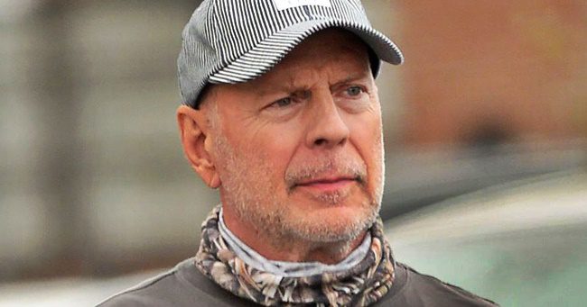 Bruce Willis nem húzott szájmaszkot, kidobták egy gyógyszertárból