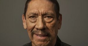 Danny Trejo a saját életét kockáztatva mentett ki egy kisfiút a felborult autóból