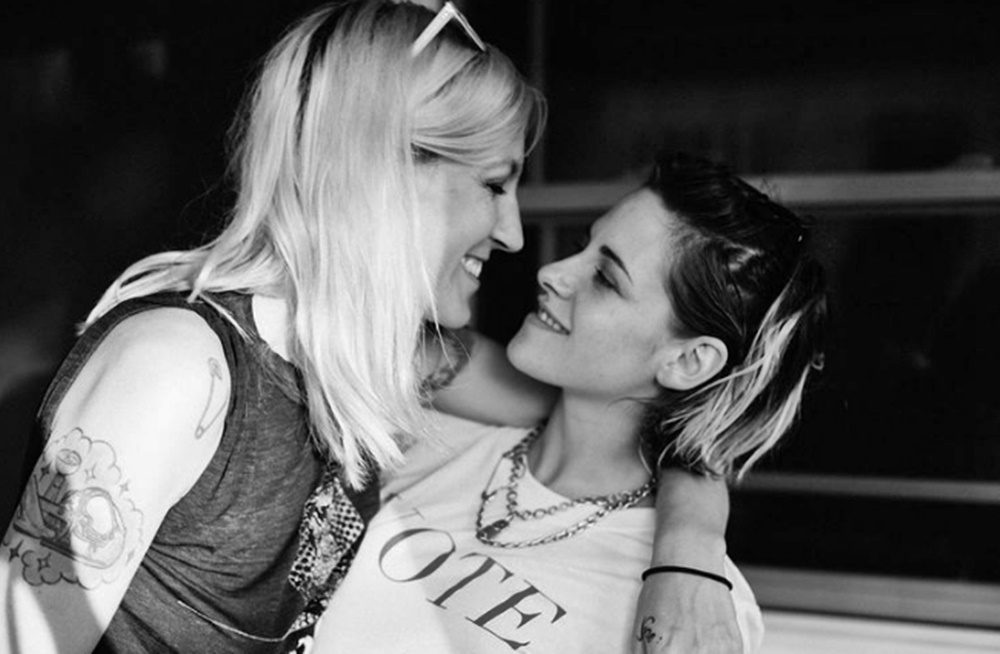 Kristen Stewart egy "romantikus" képpel vállalta fel leszbikus kapcsolatát