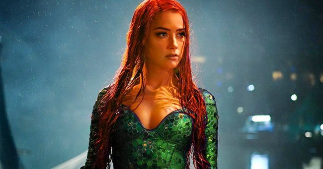 Óriási fordulat: Amber Heard mégis marad az Aquaman 2-ben!