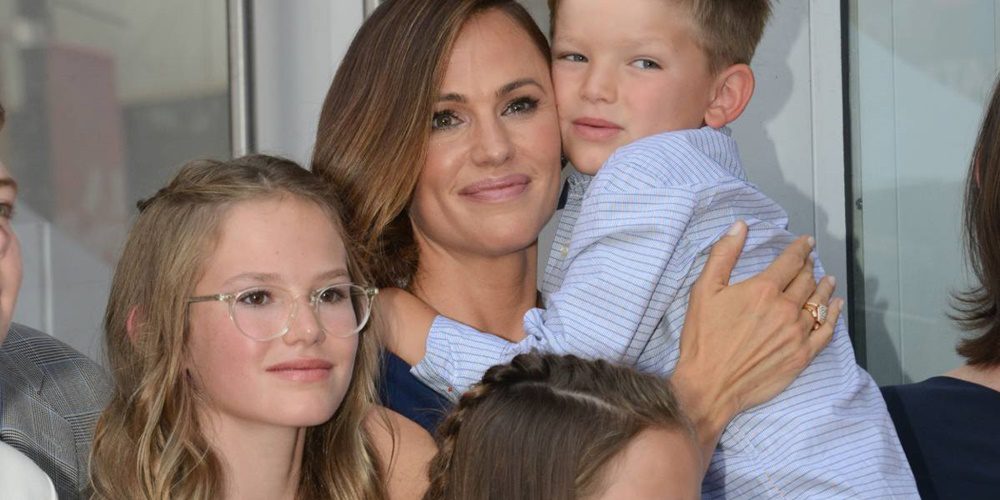 "Hogy mi hiányzik a legjobban? Az Istentiszteletre járás!" - Jennifer Garner