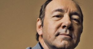 Három ember is meghalt azok közül, akik Kevin Spacey-t szexuális zaklatással vádolták