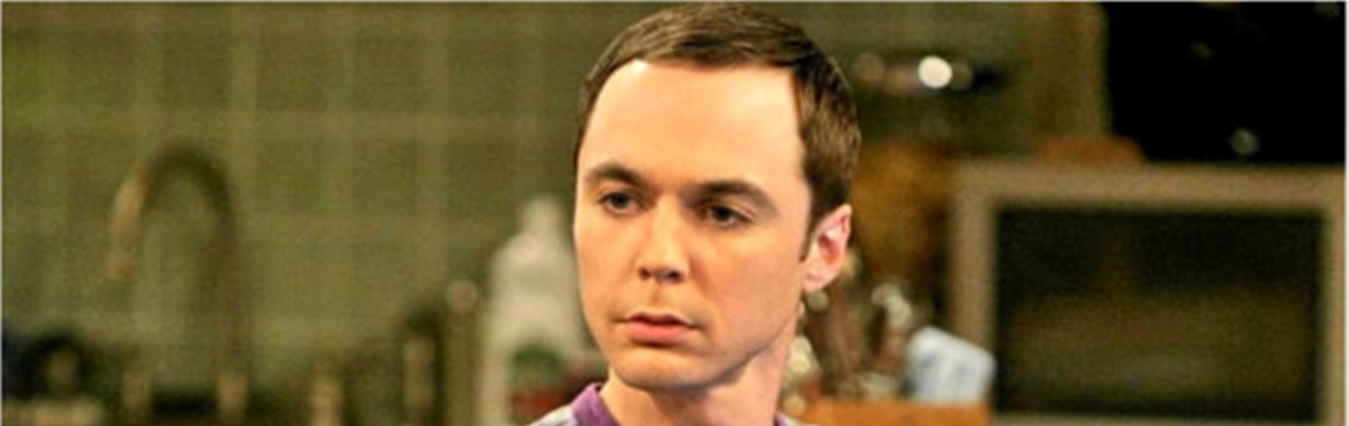 Jim Parsons, az Agymenők sorozatban Sheldon