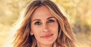 Julia Roberts is igencsak máshogy néz ki smink nélkül, sőt még a méretes szemüveg sem válik előnyére, így nem biztos, hogyh