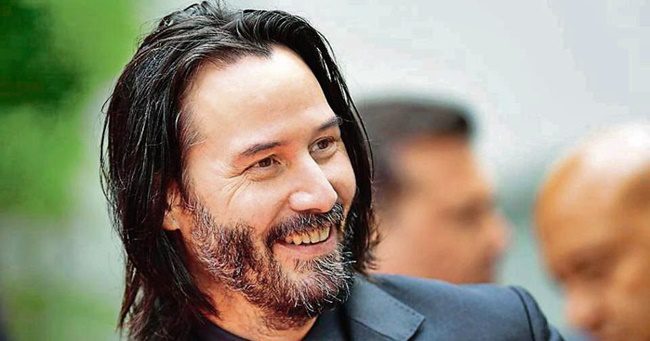 Keanu Reeves lemondott a fizetéséről a Mátrix stábja javára