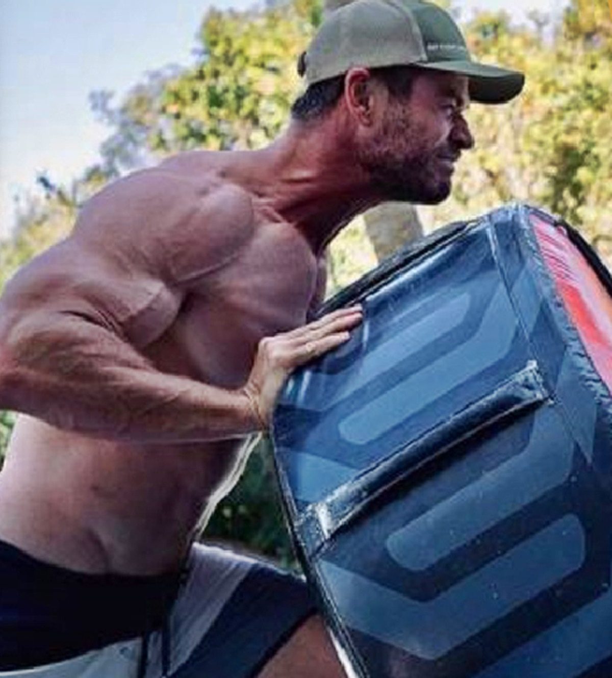 Egy valóságos izomkolosszussá gyúrta magát Chris Hemsworth Hulk Hogan szerepére