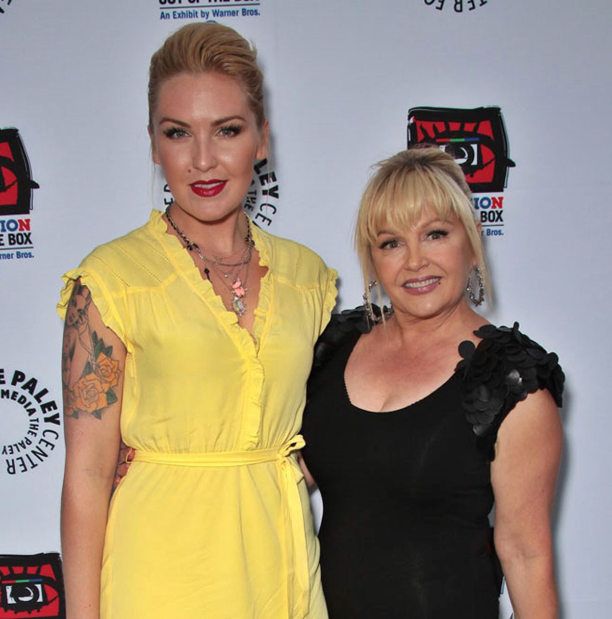 Így néz ki ma a Dallas-sorozat imádott Lucyja: a 63 éves színésznő bájos anyukává vált