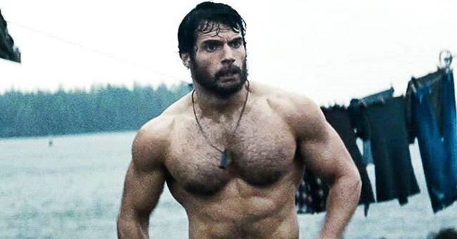 Így gyúrja ki magát félelmetesre Henry Cavill (videó!)