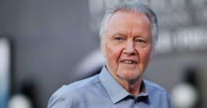 "Egyedül Istennel tudunk túljutni a nehézségeken" - Jon Voight