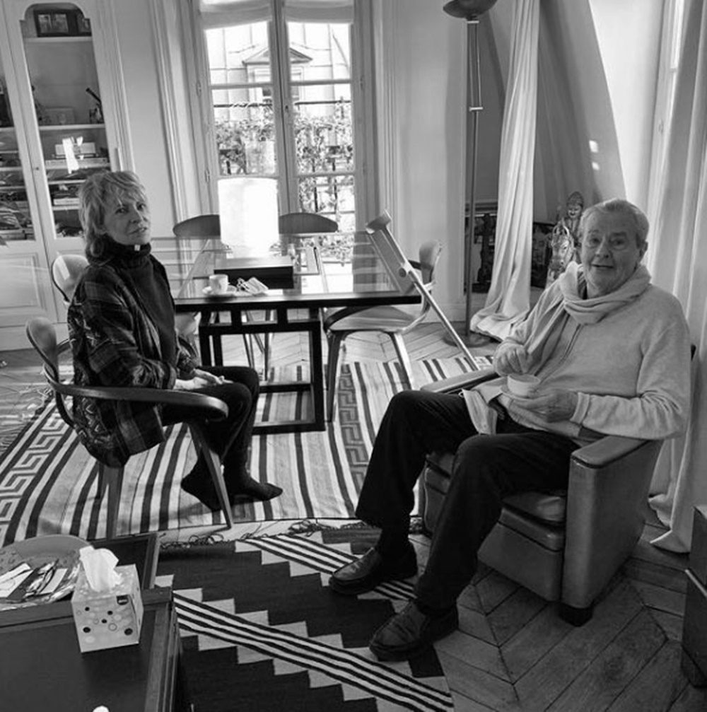 Alain Delon friss fotókon: a 86 éves legenda remekül fest