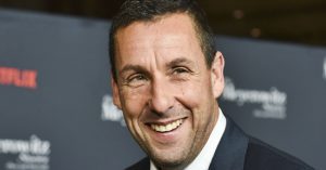 Adam Sandler felesége igazi bombázó - Már 23 éve bolondul gyönyörű feleségéért