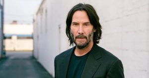 Keanu Reeves ezúttal a barátait és a Mátrix feltámadások stábját lepte meg egy szuper ajándékkal