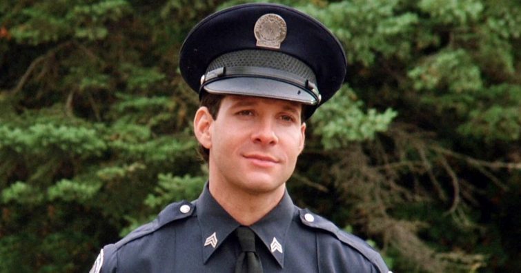 63 éves a Rendőrakadémia sztárja - Így néz ki most Steve Guttenberg