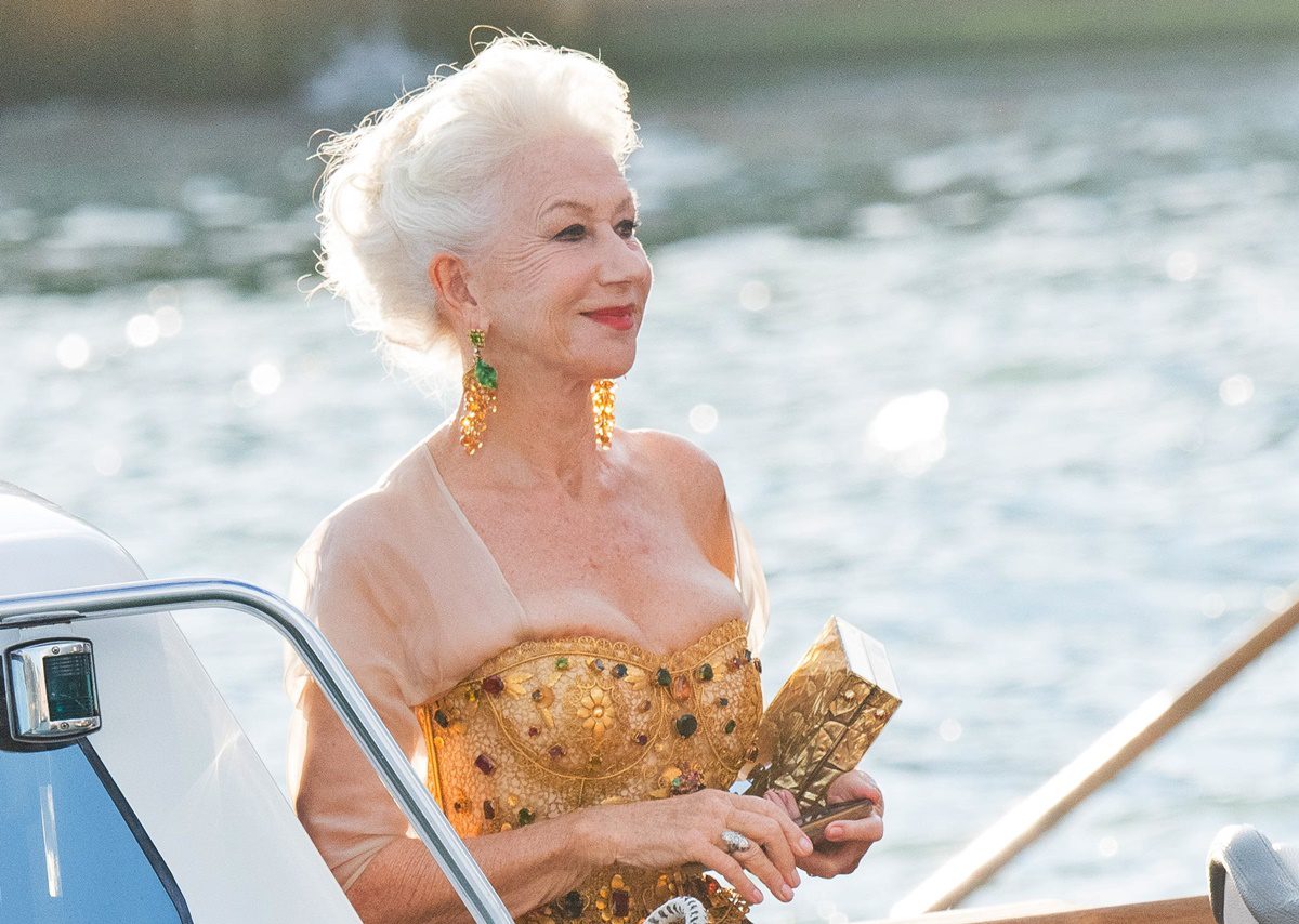 Helen Mirren nem hajlandó plasztikáztatni – A 76 éves színésznő gyönyörű a friss fotóin