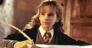 Harry Potter: Mit írt a valóságban Hermione a papírra a film egyik jelenetének forgatása közben?