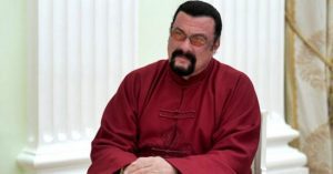 Hogy miért robbant ki az orosz-ukrán háború? Steven Seagal elmagyarázta mindenkinek