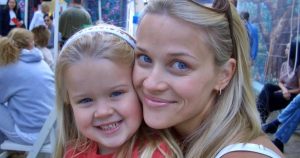 Reese Witherspoon lánya már 23 éves - Ava olyan, mintha az anyukája ikertestvére lenne
