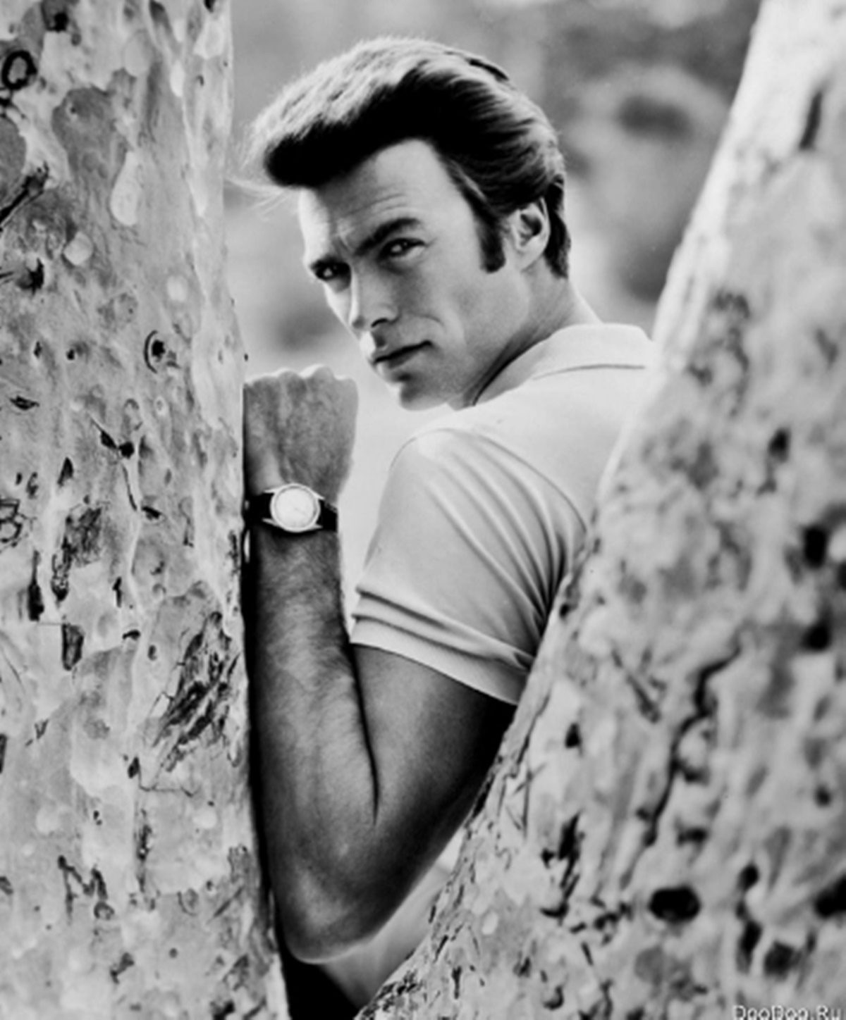 Clint Eastwood fiatalkori fotója – Elképesztően jóképű volt a színészlegenda