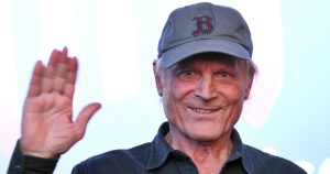 Terence Hill-t megkéselték, miközben egy nőt próbált megmenteni