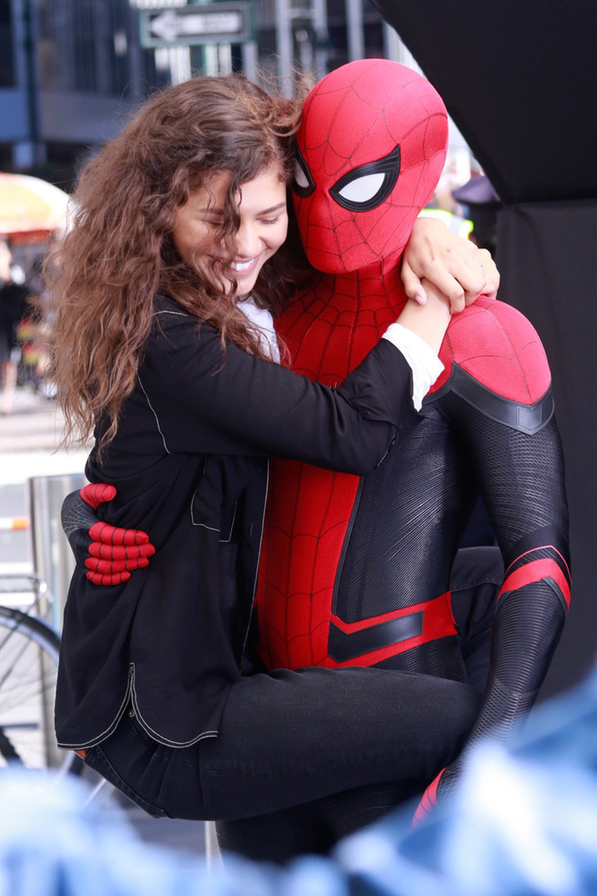 Tom Holland és Zendaya különleges történetüket mesélik el és az eltöltött idő fontosságára hívják fel a figyelmet