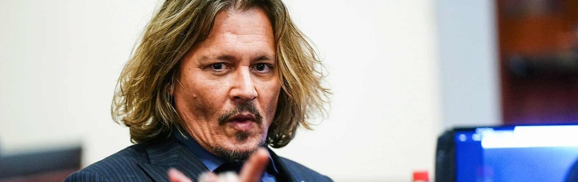 Johnny Depp a bíró előtt vallott: „Nem engedték, hogy igazam legyen, nem engedték, hogy hangom legyen”