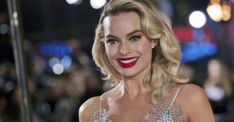 Margot Robbie mint Barbie baba? Így fog kinézni a dögös színésznő a Barbie-film címszereplőjeként