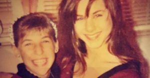 Jennifer Aniston és Mayim Bialik