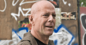 Friss fotóján szerencsére még nyoma sincs annak, hogy Bruce Willis súlyos betegséggel küzdene