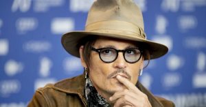 Még közel sincs vége a tárgyalásnak, ezúttal az őrjöngő Johnny Deppről került elő egy eddig nem látott felvétel