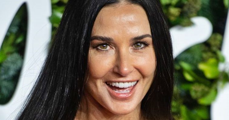 Demi Moore még csak most lett 60 éves, de a sok plasztikai beavatkozástól teljesen felismerhetetlenné vált