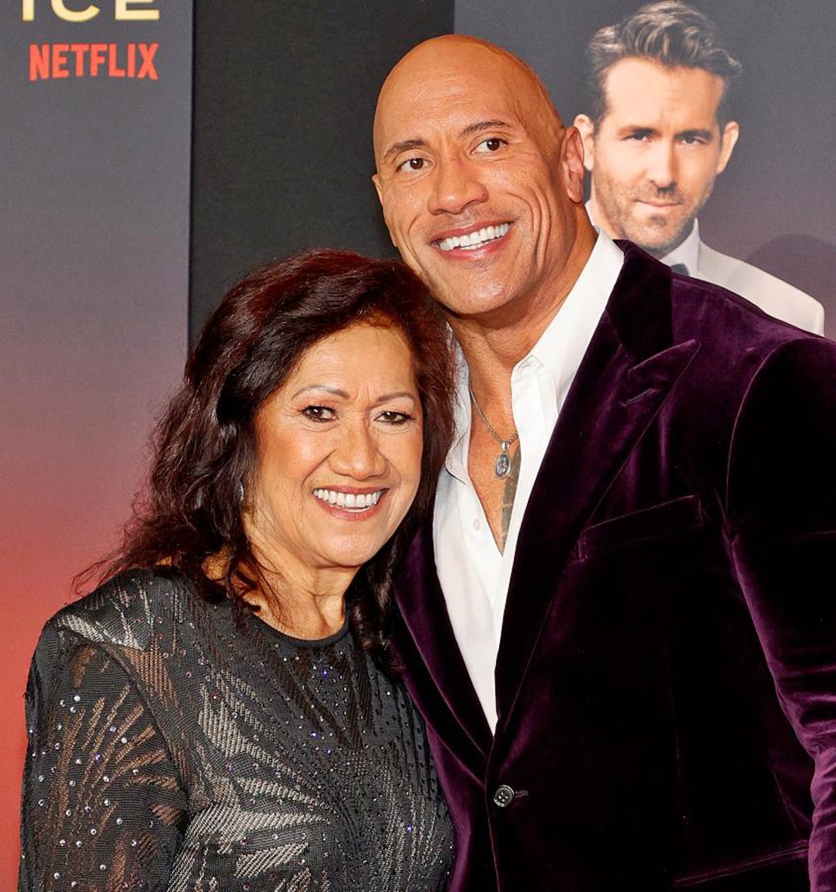 Megható videó! Dwayne Johnson édesanyja egyből elsírta magát fia nagylelkű ajándékától