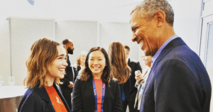 Emilia Clarke találkozott Obamával, elsírta magát az örömtől