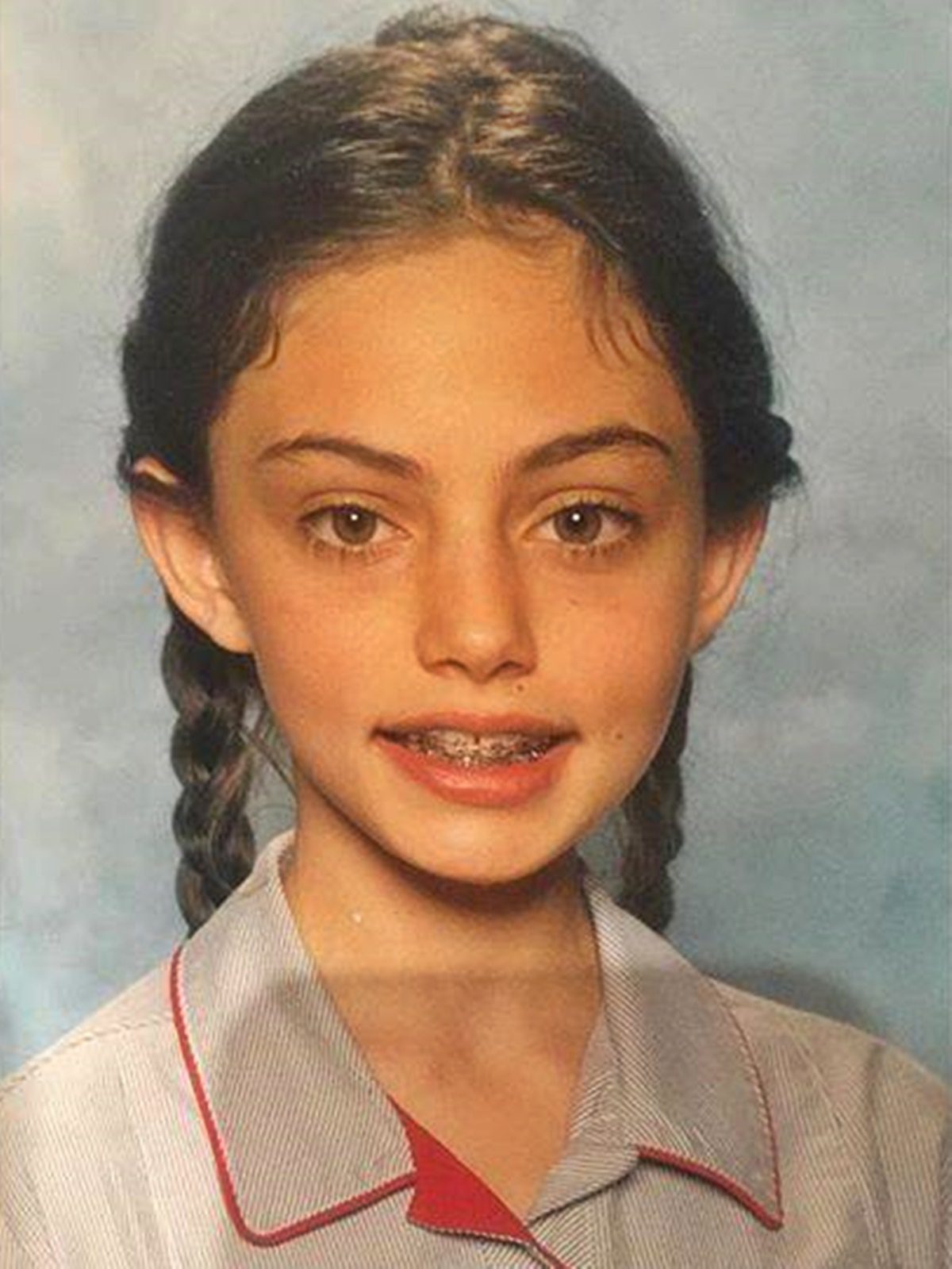 Ilyen volt kislányként Phoebe Tonkin, a H2O: Egy vízcsepp elég című tévésorozat sztárja