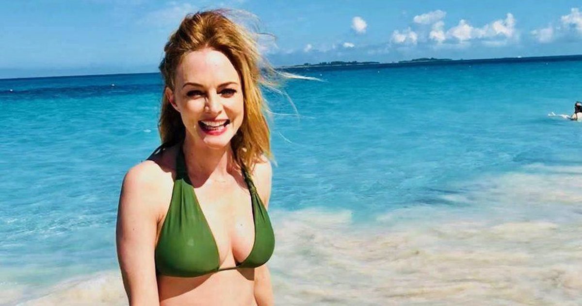 Az 52 éves Heather Graham az óceánban táncolva mutatta meg, milyen pazar formában van