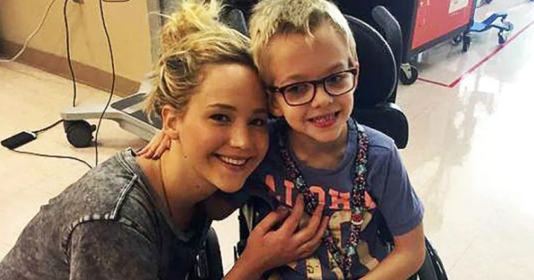 Jennifer Lawrence bizonyította, hogy aranyból van a szíve: milliókat adományozott egy kórháznak