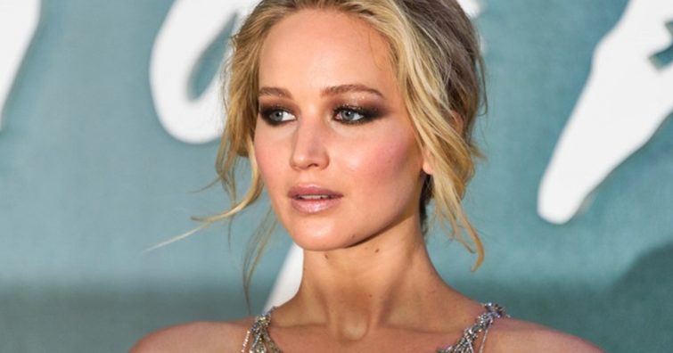 Jennifer Lawrence elárulta, hogy miért szokott bunkó lenni a rajongókkal